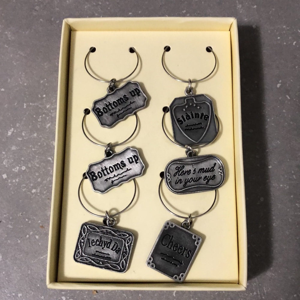 🛍️5/$20🛍️BNIB Wine Charms.